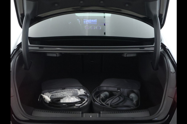 Mercedes-Benz CLA-Klasse 250 e AMG Line AMG Line | Night Pakket | 19 Inch AMG Velgen | Memory voorstoelen | Dodehoekassist | Sfeerverlichting. Inclusief 48 maanden MB Certified garantie voor Europa.
