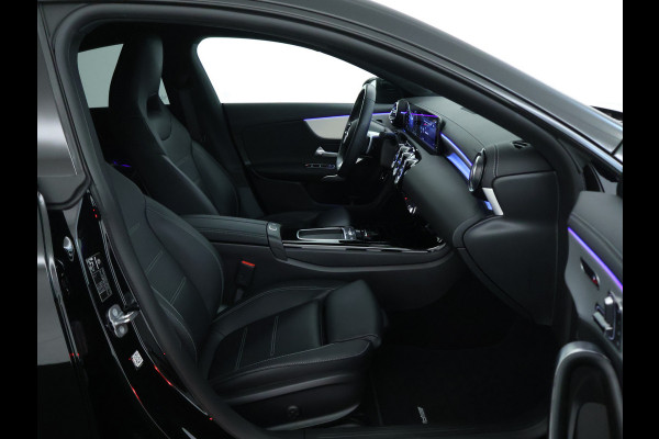 Mercedes-Benz CLA-Klasse 250 e AMG Line AMG Line | Night Pakket | 19 Inch AMG Velgen | Memory voorstoelen | Dodehoekassist | Sfeerverlichting. Inclusief 48 maanden MB Certified garantie voor Europa.