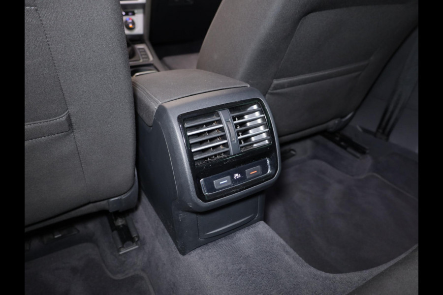 Volkswagen Passat Variant 1.4 TSI ACT Comfortline 150pk 6bak| Navi | LM-velgen| Parksensors | extra getint glas
