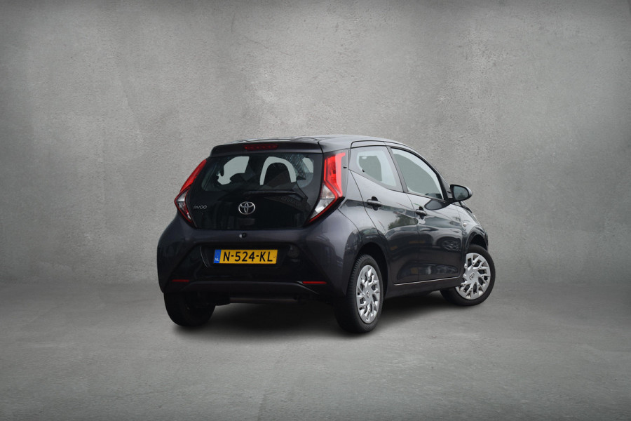 Toyota Aygo 1.0 VVT-i x-play | Apple CarPlay | Camera | Cruise | Airco