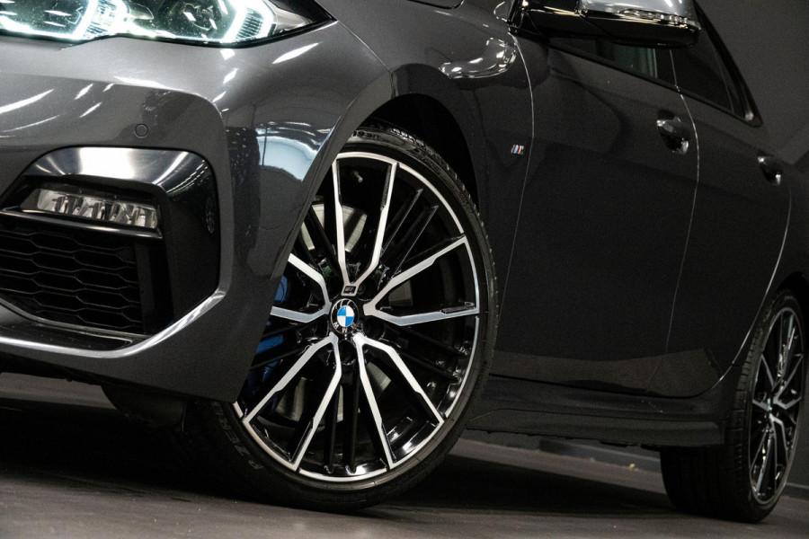 BMW 2 Serie Gran Coupé 218i *M-Sport / Panorama / HiFi-Speakersysteem / 19'' Lichtmetalen velgen / Sportstoelen*