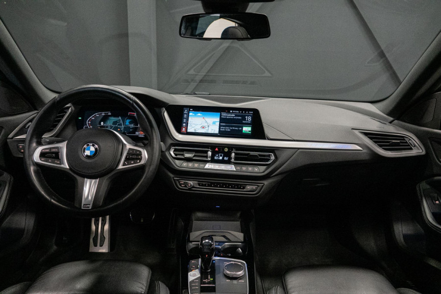 BMW 2 Serie Gran Coupé 218i *M-Sport / Panorama / HiFi-Speakersysteem / 19'' Lichtmetalen velgen / Sportstoelen*