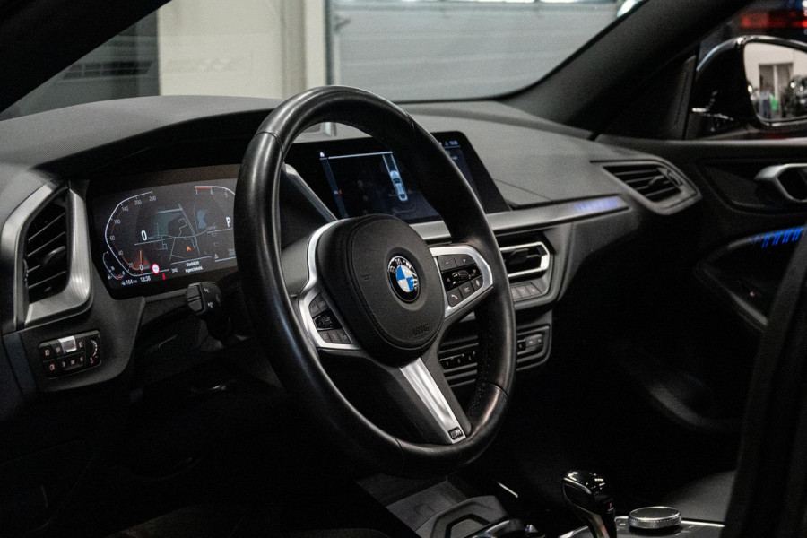 BMW 2 Serie Gran Coupé 218i *M-Sport / Panorama / HiFi-Speakersysteem / 19'' Lichtmetalen velgen / Sportstoelen*