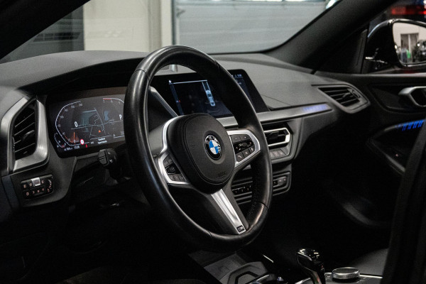 BMW 2 Serie Gran Coupé 218i *M-Sport / Panorama / HiFi-Speakersysteem / 19'' Lichtmetalen velgen / Sportstoelen*