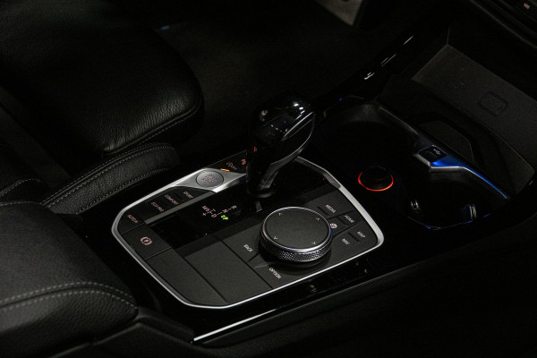 BMW 2 Serie Gran Coupé 218i *M-Sport / Panorama / HiFi-Speakersysteem / 19'' Lichtmetalen velgen / Sportstoelen*