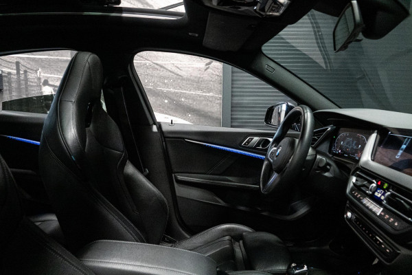 BMW 2 Serie Gran Coupé 218i *M-Sport / Panorama / HiFi-Speakersysteem / 19'' Lichtmetalen velgen / Sportstoelen*