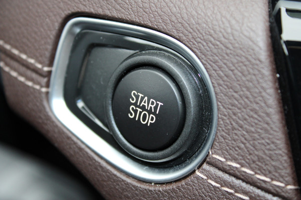 BMW X2 xDrive25e High Executive | Winterpakket | Leder | Cruise Control | DAB | Keyless | Camera