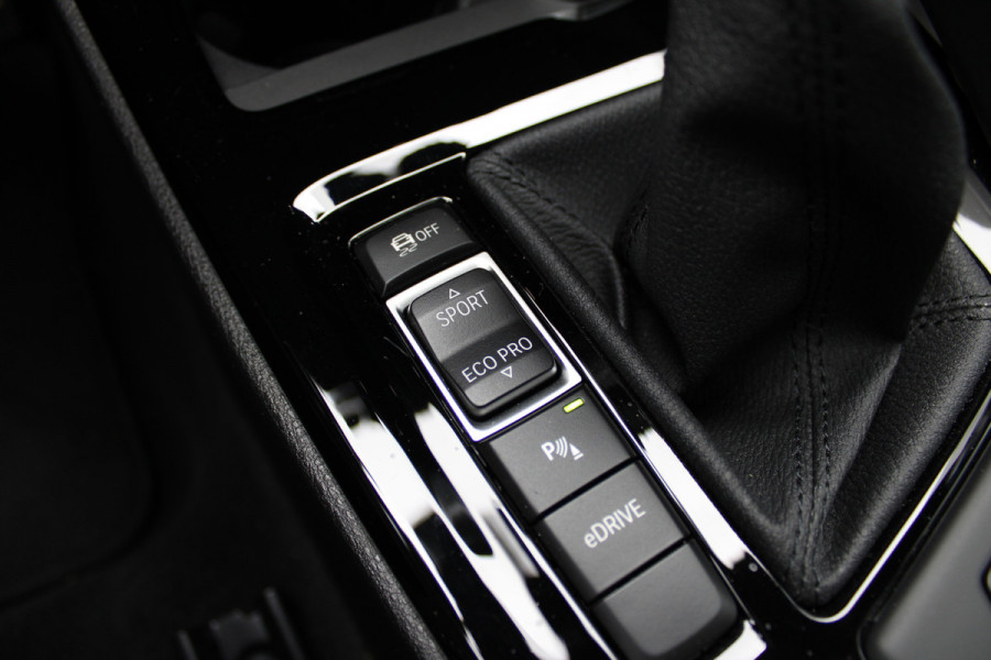 BMW X2 xDrive25e High Executive | Winterpakket | Leder | Cruise Control | DAB | Keyless | Camera