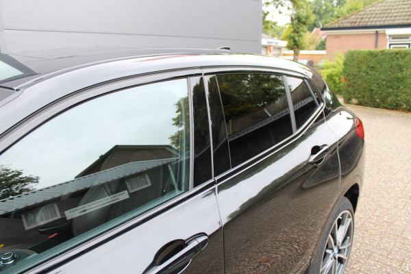 BMW X2 xDrive25e High Executive | Winterpakket | Leder | Cruise Control | DAB | Keyless | Camera