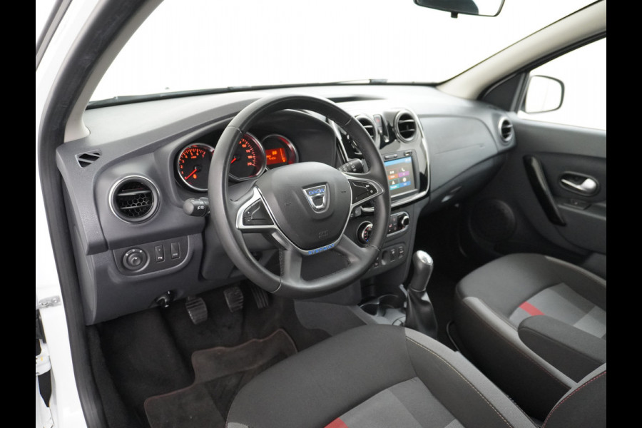 Dacia Sandero T90PK Navi Ecc Trekhaak Pdc Cruise Control Tech Road DAB+ Lmv 16" Bluetooth Isofix 0.9TCe 1.090KG Trekgewicht