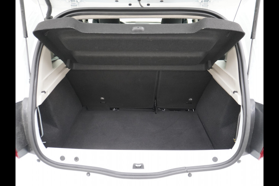 Dacia Sandero T90PK Navi Ecc Trekhaak Pdc Cruise Control Tech Road DAB+ Lmv 16" Bluetooth Isofix 0.9TCe 1.090KG Trekgewicht