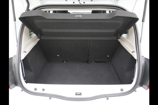 Dacia Sandero T90PK Navi Ecc Trekhaak Pdc Cruise Control Tech Road DAB+ Lmv 16" Bluetooth Isofix 0.9TCe 1.090KG Trekgewicht