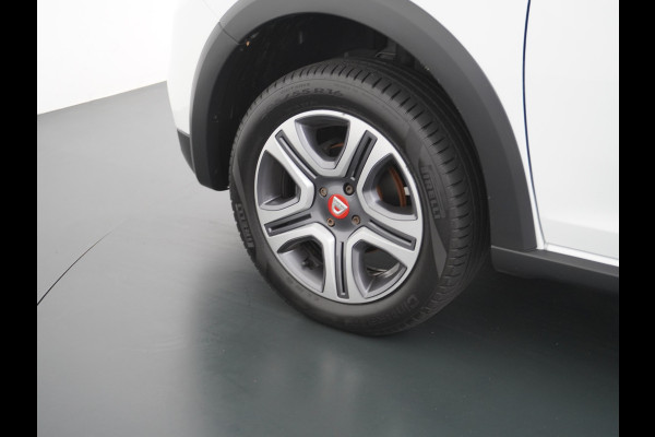 Dacia Sandero T90PK Navi Ecc Trekhaak Pdc Cruise Control Tech Road DAB+ Lmv 16" Bluetooth Isofix 0.9TCe 1.090KG Trekgewicht