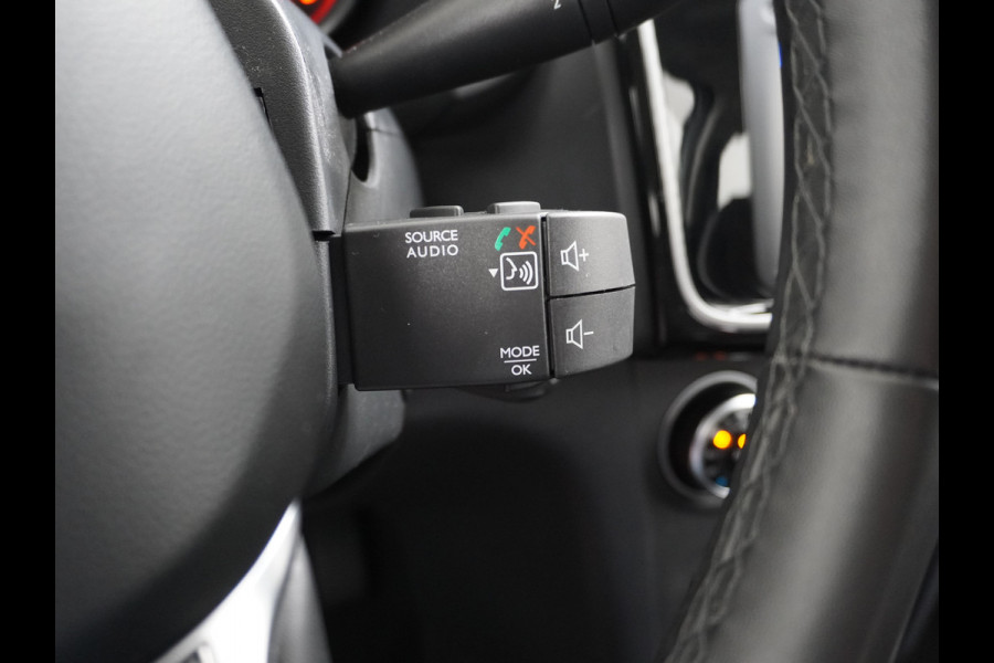 Dacia Sandero T90PK Navi Ecc Trekhaak Pdc Cruise Control Tech Road DAB+ Lmv 16" Bluetooth Isofix 0.9TCe 1.090KG Trekgewicht