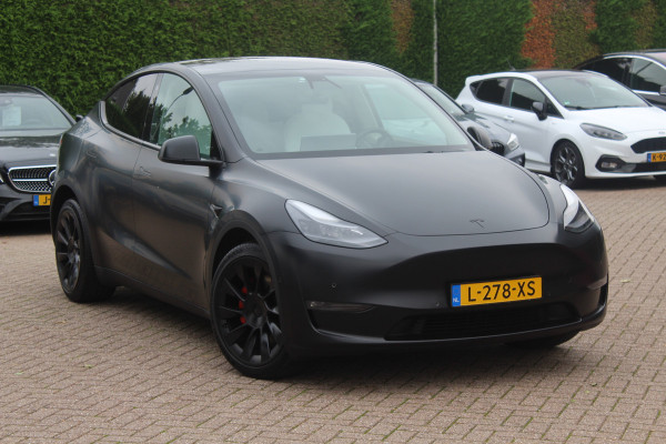 Tesla Model Y Long Range AWD 75 kWh / SoH 90.4% / Autopilot / Panoramadak / Camera / Leder / 20'' / Keyless / ACC