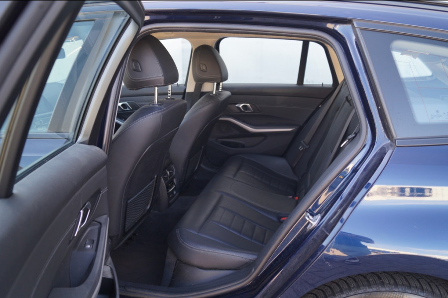BMW 3 Serie Touring 318i Automaat High Executive Edition -LEER-