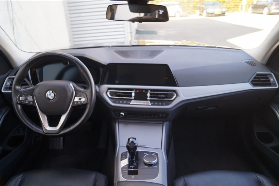 BMW 3 Serie Touring 318i Automaat High Executive Edition -LEER-