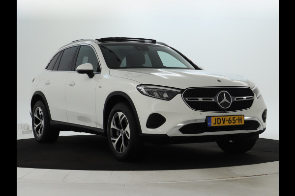 Mercedes-Benz GLC 300 e 4MATIC Plug-In Hybride Avantgarde Advanced Plus | Trekhaak Panorama Schuif-Kanteldak | Memory Pakket Voorstoelen | Stuur en Stoelverwarming. Inclusief 24 maanden MB Certified garantie voor Europa.