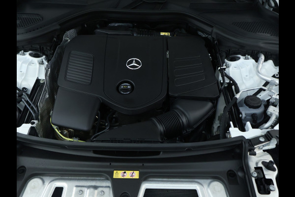 Mercedes-Benz GLC 300 e 4MATIC Plug-In Hybride Avantgarde Advanced Plus | Trekhaak Panorama Schuif-Kanteldak | Memory Pakket Voorstoelen | Stuur en Stoelverwarming. Inclusief 24 maanden MB Certified garantie voor Europa.