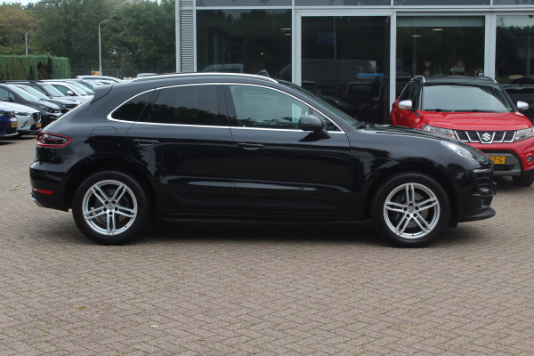 Porsche Macan 2.0 / Trekhaak / Panoramadak / Leder / Parkeerhulp V+A / Stoelverwarming / DAB / Cruise Control Porsche Macan 2.0 / Trekhaak / Panoramadak / Leder / Parkeerhulp V+A / Stoelverwarming / DAB / Cruise Control