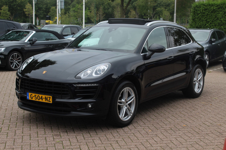 Porsche Macan 2.0 / Trekhaak / Panoramadak / Leder / Parkeerhulp V+A / Stoelverwarming / DAB / Cruise Control Porsche Macan 2.0 / Trekhaak / Panoramadak / Leder / Parkeerhulp V+A / Stoelverwarming / DAB / Cruise Control