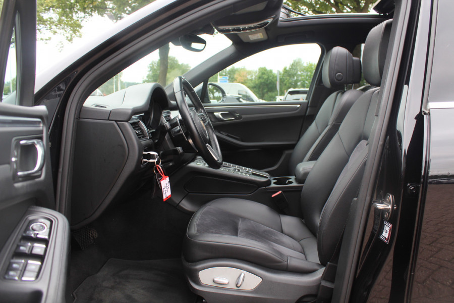 Porsche Macan 2.0 / Trekhaak / Panoramadak / Leder / Parkeerhulp V+A / Stoelverwarming / DAB / Cruise Control Porsche Macan 2.0 / Trekhaak / Panoramadak / Leder / Parkeerhulp V+A / Stoelverwarming / DAB / Cruise Control