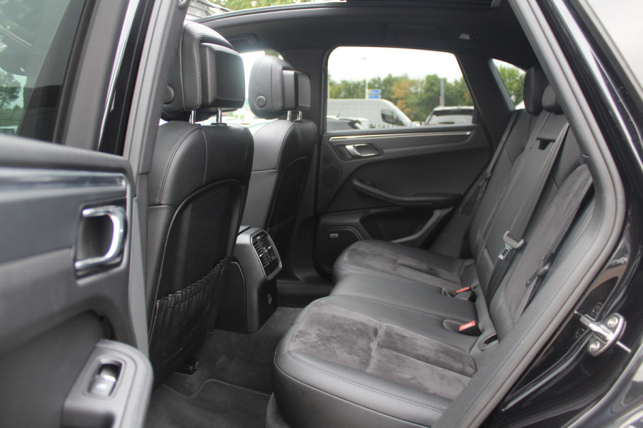 Porsche Macan 2.0 / Trekhaak / Panoramadak / Leder / Parkeerhulp V+A / Stoelverwarming / DAB / Cruise Control Porsche Macan 2.0 / Trekhaak / Panoramadak / Leder / Parkeerhulp V+A / Stoelverwarming / DAB / Cruise Control