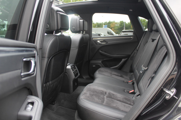 Porsche Macan 2.0 / Trekhaak / Panoramadak / Leder / Parkeerhulp V+A / Stoelverwarming / DAB / Cruise Control Porsche Macan 2.0 / Trekhaak / Panoramadak / Leder / Parkeerhulp V+A / Stoelverwarming / DAB / Cruise Control