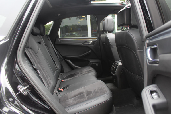Porsche Macan 2.0 / Trekhaak / Panoramadak / Leder / Parkeerhulp V+A / Stoelverwarming / DAB / Cruise Control Porsche Macan 2.0 / Trekhaak / Panoramadak / Leder / Parkeerhulp V+A / Stoelverwarming / DAB / Cruise Control