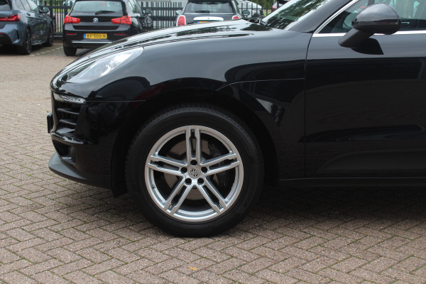 Porsche Macan 2.0 / Trekhaak / Panoramadak / Leder / Parkeerhulp V+A / Stoelverwarming / DAB / Cruise Control Porsche Macan 2.0 / Trekhaak / Panoramadak / Leder / Parkeerhulp V+A / Stoelverwarming / DAB / Cruise Control