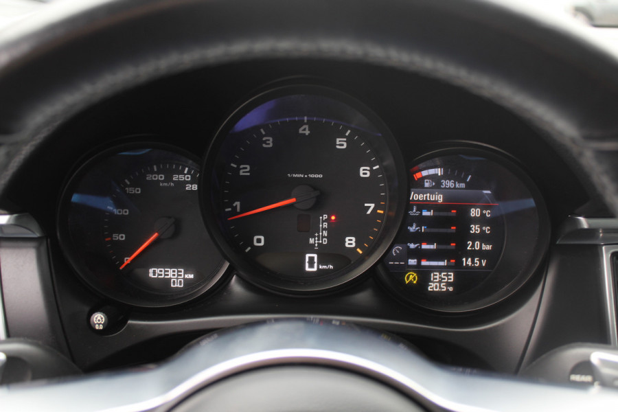 Porsche Macan 2.0 / Trekhaak / Panoramadak / Leder / Parkeerhulp V+A / Stoelverwarming / DAB / Cruise Control Porsche Macan 2.0 / Trekhaak / Panoramadak / Leder / Parkeerhulp V+A / Stoelverwarming / DAB / Cruise Control