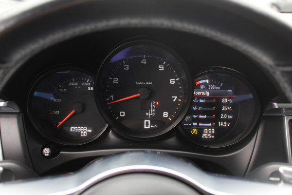 Porsche Macan 2.0 / Trekhaak / Panoramadak / Leder / Parkeerhulp V+A / Stoelverwarming / DAB / Cruise Control Porsche Macan 2.0 / Trekhaak / Panoramadak / Leder / Parkeerhulp V+A / Stoelverwarming / DAB / Cruise Control