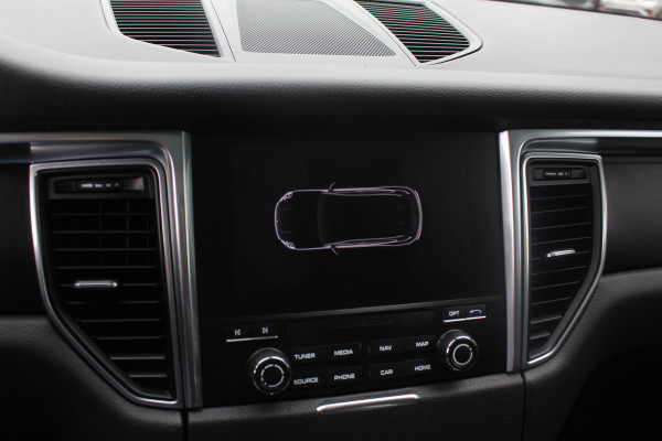 Porsche Macan 2.0 / Trekhaak / Panoramadak / Leder / Parkeerhulp V+A / Stoelverwarming / DAB / Cruise Control Porsche Macan 2.0 / Trekhaak / Panoramadak / Leder / Parkeerhulp V+A / Stoelverwarming / DAB / Cruise Control