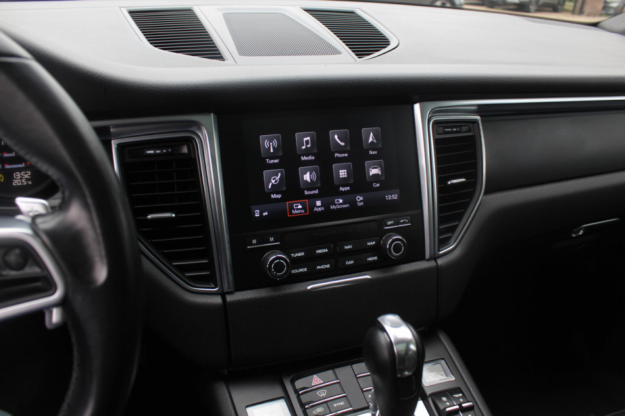 Porsche Macan 2.0 / Trekhaak / Panoramadak / Leder / Parkeerhulp V+A / Stoelverwarming / DAB / Cruise Control Porsche Macan 2.0 / Trekhaak / Panoramadak / Leder / Parkeerhulp V+A / Stoelverwarming / DAB / Cruise Control