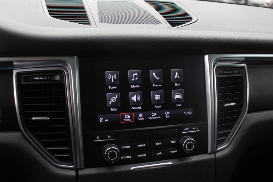 Porsche Macan 2.0 / Trekhaak / Panoramadak / Leder / Parkeerhulp V+A / Stoelverwarming / DAB / Cruise Control Porsche Macan 2.0 / Trekhaak / Panoramadak / Leder / Parkeerhulp V+A / Stoelverwarming / DAB / Cruise Control
