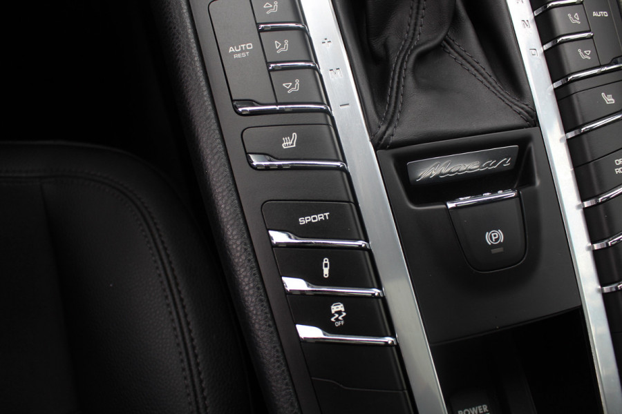Porsche Macan 2.0 / Trekhaak / Panoramadak / Leder / Parkeerhulp V+A / Stoelverwarming / DAB / Cruise Control Porsche Macan 2.0 / Trekhaak / Panoramadak / Leder / Parkeerhulp V+A / Stoelverwarming / DAB / Cruise Control