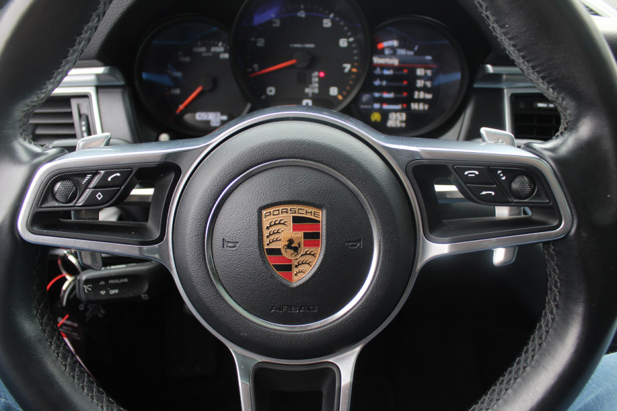 Porsche Macan 2.0 / Trekhaak / Panoramadak / Leder / Parkeerhulp V+A / Stoelverwarming / DAB / Cruise Control Porsche Macan 2.0 / Trekhaak / Panoramadak / Leder / Parkeerhulp V+A / Stoelverwarming / DAB / Cruise Control