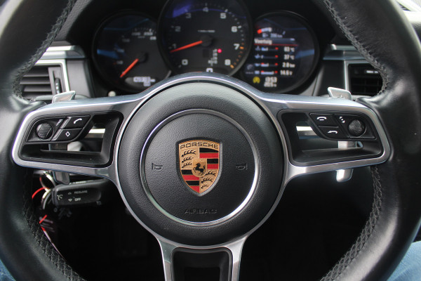 Porsche Macan 2.0 / Trekhaak / Panoramadak / Leder / Parkeerhulp V+A / Stoelverwarming / DAB / Cruise Control Porsche Macan 2.0 / Trekhaak / Panoramadak / Leder / Parkeerhulp V+A / Stoelverwarming / DAB / Cruise Control