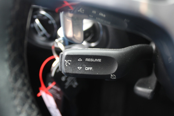 Porsche Macan 2.0 / Trekhaak / Panoramadak / Leder / Parkeerhulp V+A / Stoelverwarming / DAB / Cruise Control Porsche Macan 2.0 / Trekhaak / Panoramadak / Leder / Parkeerhulp V+A / Stoelverwarming / DAB / Cruise Control