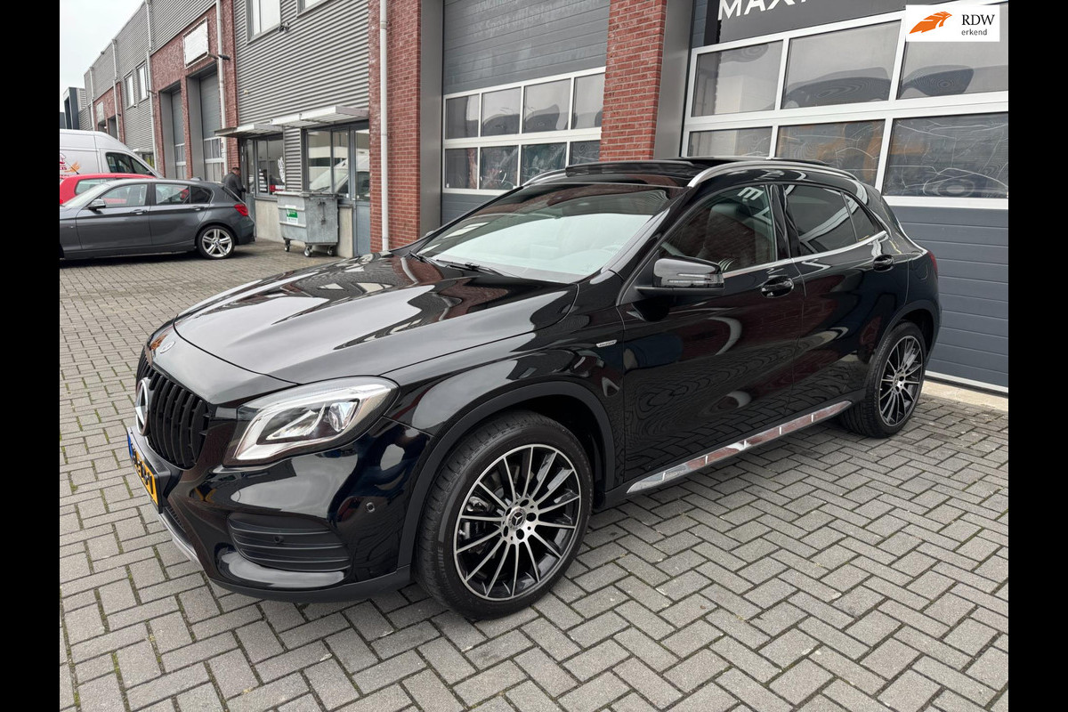 Mercedes-Benz GLA 250 AUT AMG LED Pano Navi Camera