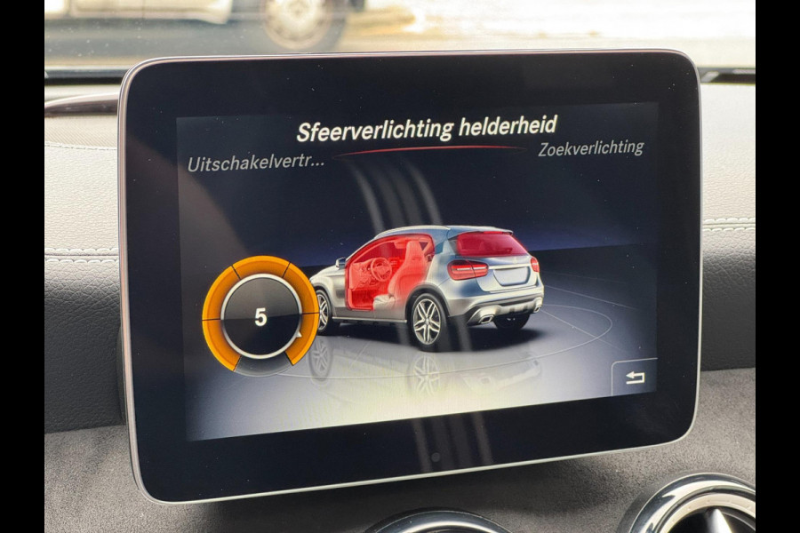 Mercedes-Benz GLA 250 AUT AMG LED Pano Navi Camera