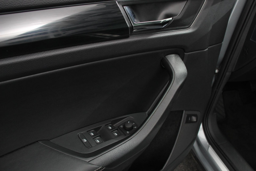 Škoda Kodiaq 1.5 TSI 150pk DSG Style 7 persoons | Navigatie | Climate control | Cruise control | Camera | Lichtmetalen velgen | Parkeer sensoren | Stoelverwarming voor