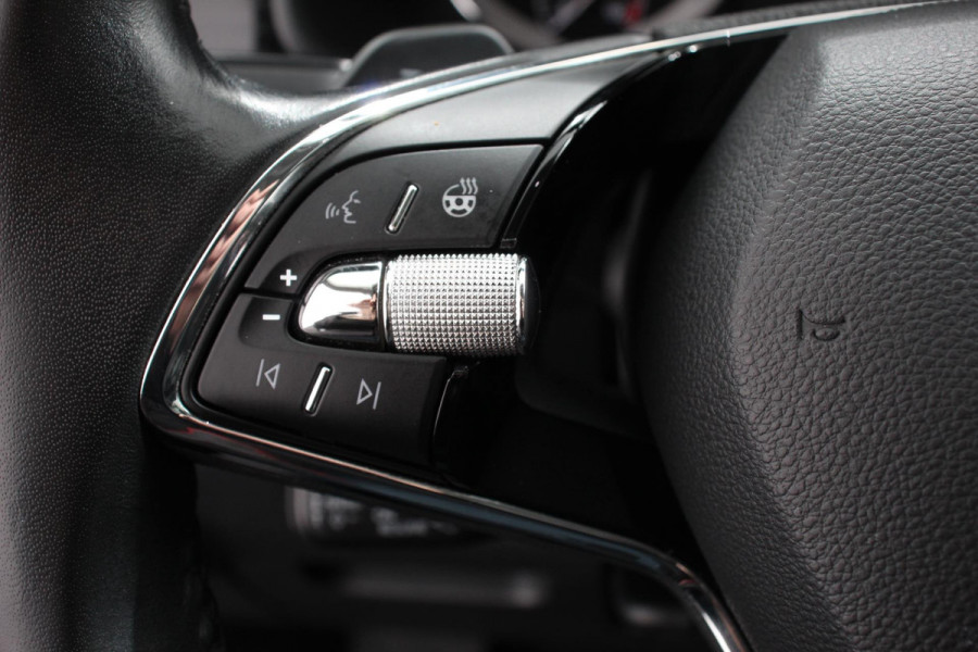 Škoda Kodiaq 1.5 TSI 150pk DSG Style 7 persoons | Navigatie | Climate control | Cruise control | Camera | Lichtmetalen velgen | Parkeer sensoren | Stoelverwarming voor