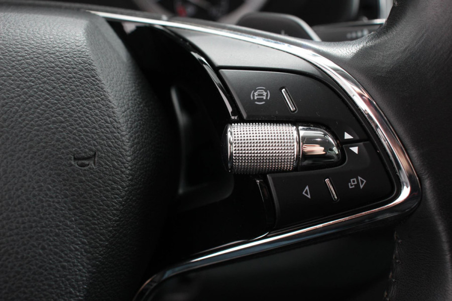 Škoda Kodiaq 1.5 TSI 150pk DSG Style 7 persoons | Navigatie | Climate control | Cruise control | Camera | Lichtmetalen velgen | Parkeer sensoren | Stoelverwarming voor