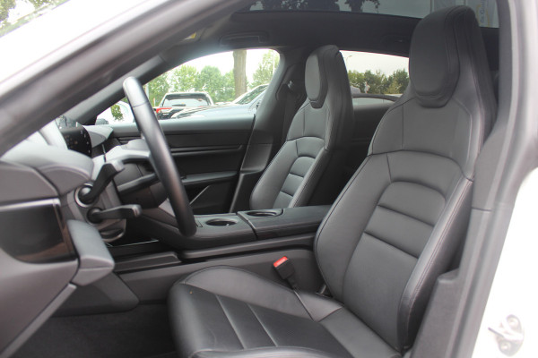 Porsche Taycan Cross Turismo 4 93 kWh / SoH 96% / Panoramadak / Camera / Leder / Keyless / 20'' / Dodehoek / Stoelverwarming / Warmtepomp