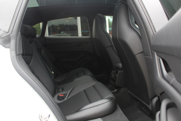 Porsche Taycan Cross Turismo 4 93 kWh / SoH 96% / Panoramadak / Camera / Leder / Keyless / 20'' / Dodehoek / Stoelverwarming / Warmtepomp