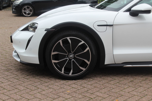 Porsche Taycan Cross Turismo 4 93 kWh / SoH 96% / Panoramadak / Camera / Leder / Keyless / 20'' / Dodehoek / Stoelverwarming / Warmtepomp