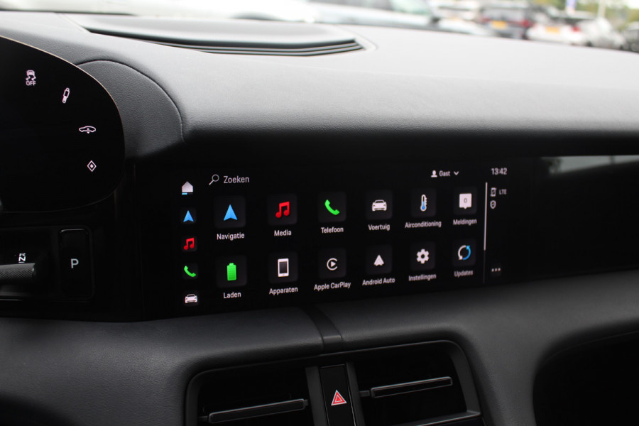 Porsche Taycan Cross Turismo 4 93 kWh / SoH 96% / Panoramadak / Camera / Leder / Keyless / 20'' / Dodehoek / Stoelverwarming / Warmtepomp