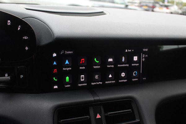 Porsche Taycan Cross Turismo 4 93 kWh / SoH 96% / Panoramadak / Camera / Leder / Keyless / 20'' / Dodehoek / Stoelverwarming / Warmtepomp