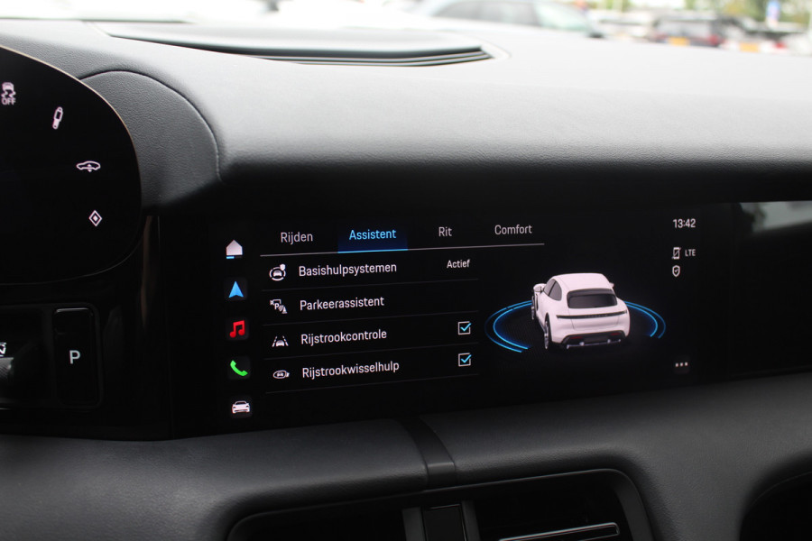 Porsche Taycan Cross Turismo 4 93 kWh / SoH 96% / Panoramadak / Camera / Leder / Keyless / 20'' / Dodehoek / Stoelverwarming / Warmtepomp